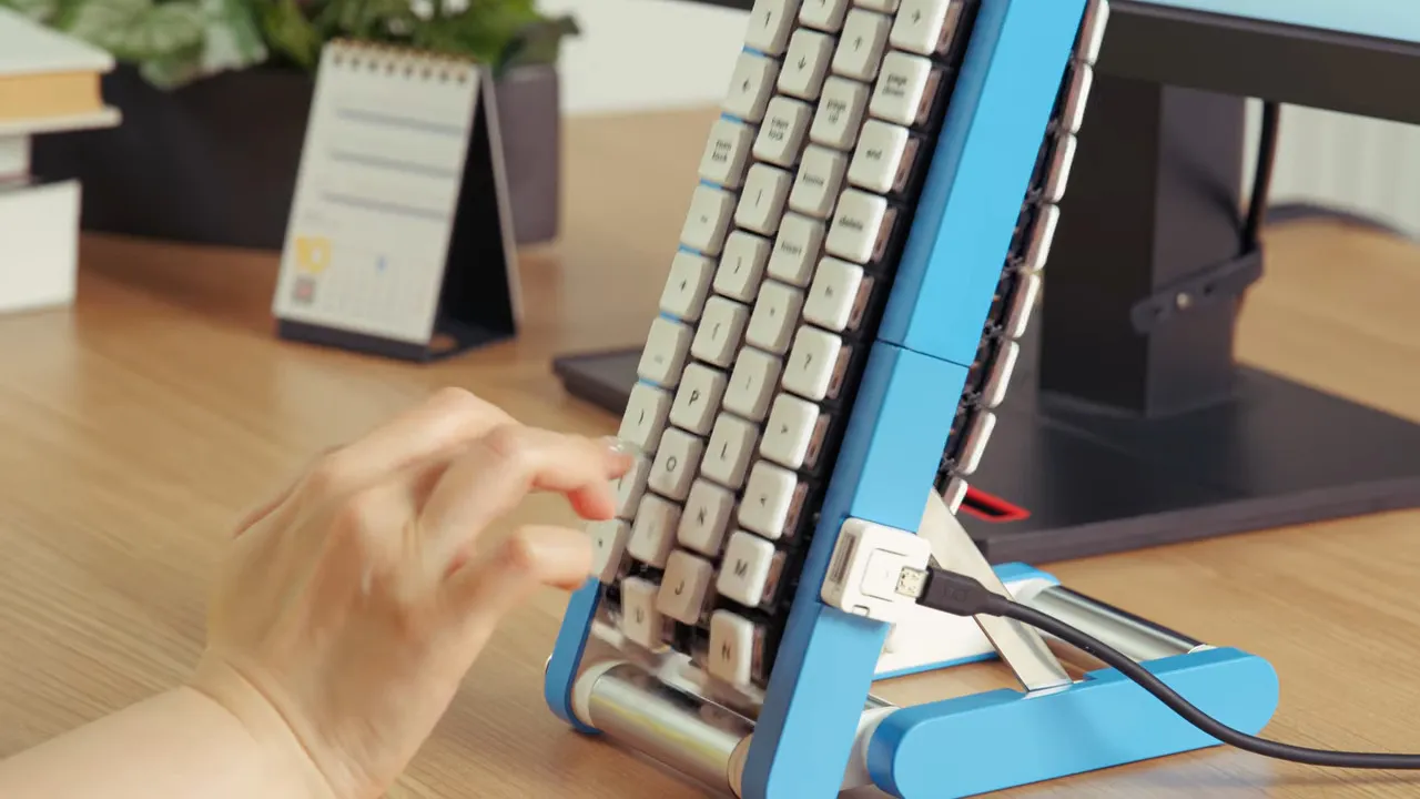 Conveyor Belt GBoard Brings the Keys to You